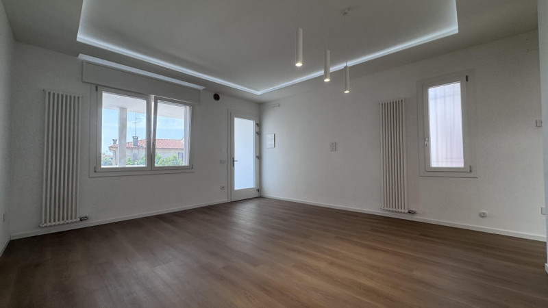 Pozzonovo (PD) – Appartamento completamente ristrutturato a nuovo con terrazza di 40 mq, ingresso...