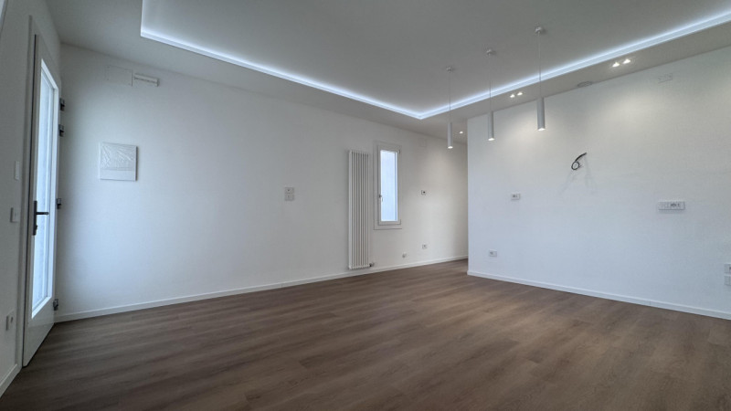 Pozzonovo (PD) – Appartamento completamente ristrutturato a nuovo con terrazza di 40 mq, ingresso...