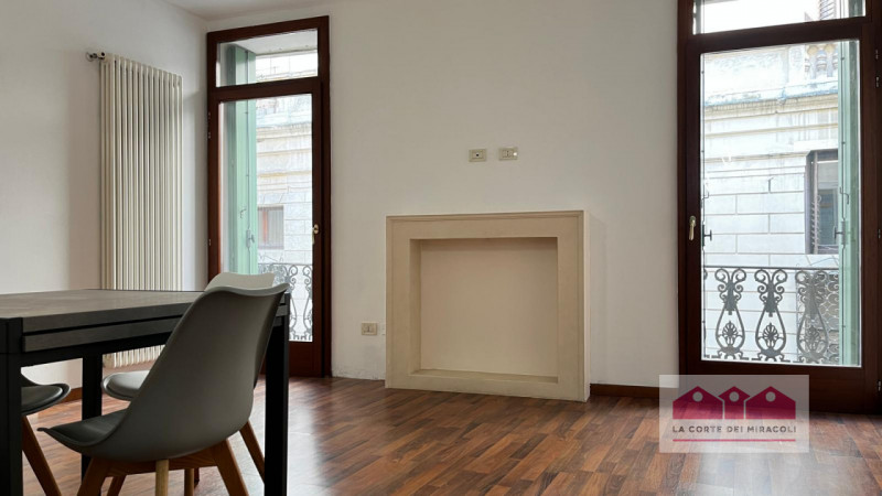 CENTRO STORICO: MINIAPPARTAMENTO ARREDATO IN CENTRO STORICO POSTO AL PRIMO PIANO CON ASCENSORE, C...