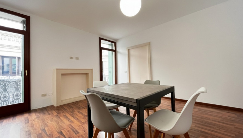 CENTRO STORICO: MINIAPPARTAMENTO ARREDATO IN CENTRO STORICO POSTO AL PRIMO PIANO CON ASCENSORE, C...