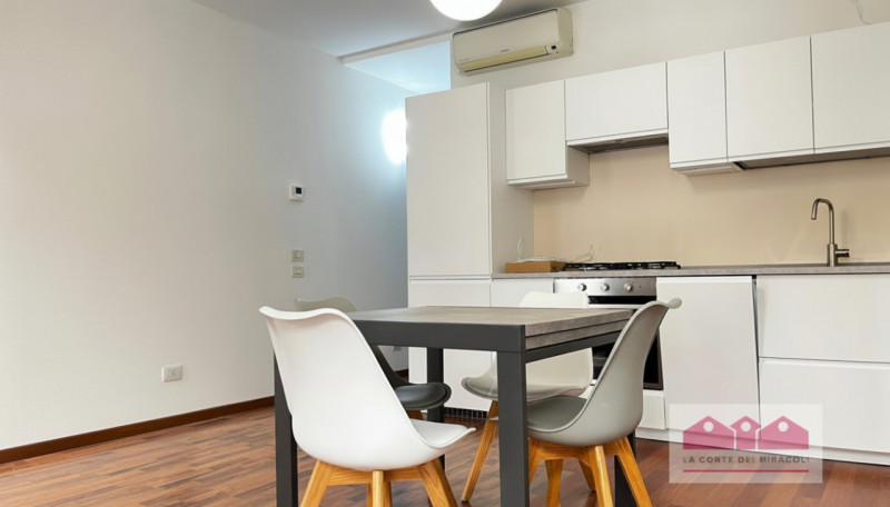 CENTRO STORICO: MINIAPPARTAMENTO ARREDATO IN CENTRO STORICO POSTO AL PRIMO PIANO CON ASCENSORE, C...