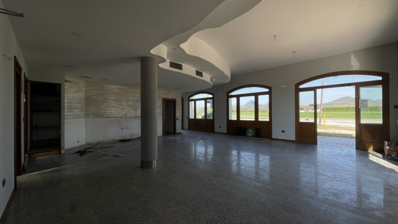 Ciao da Arcobaleno Consulenti Immobiliari ed oggi ti presento una meravigliosa opportunità immobi...