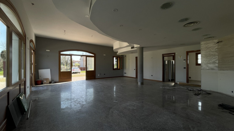 Ciao da Arcobaleno Consulenti Immobiliari ed oggi ti presento una meravigliosa opportunità immobi...