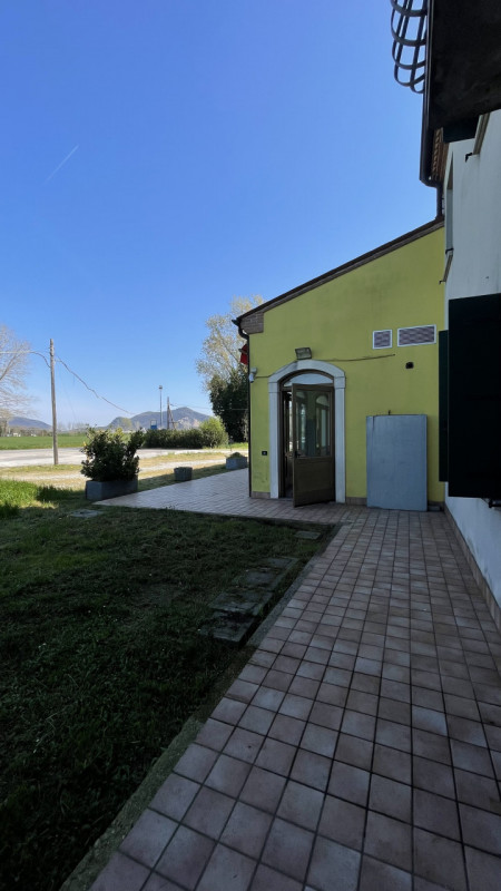 Ciao da Arcobaleno Consulenti Immobiliari ed oggi ti presento una meravigliosa opportunità immobi...