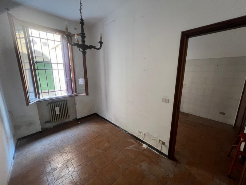 VICINISSIMO A PONTE MOLINO PROPONIAMO PER LA VENDITA BILOCALE CON DESTINAZIONE DI UFFICIO POSTO A...