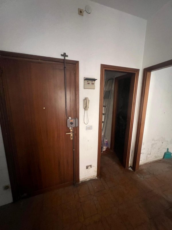 VICINISSIMO A PONTE MOLINO PROPONIAMO PER LA VENDITA BILOCALE CON DESTINAZIONE DI UFFICIO POSTO A...