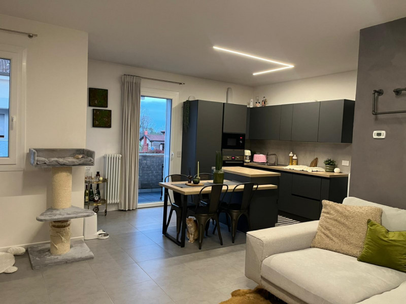 SANT'ANGELO DI SANTA MARIA DI SALA  - Posizionato in centro paese, lontano dal traffico e comodo ...