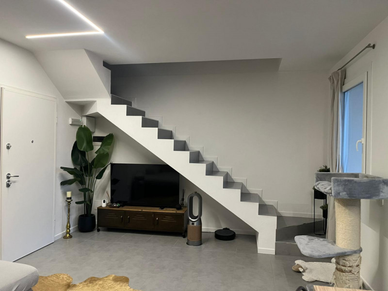 SANT'ANGELO DI SANTA MARIA DI SALA  - Posizionato in centro paese, lontano dal traffico e comodo ...