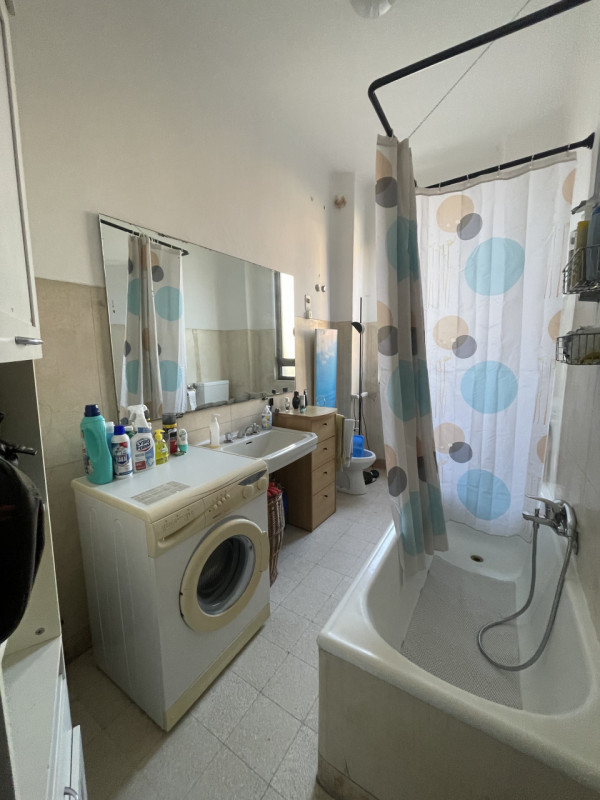 Scopri un'opportunità unica nel centro storico di Vicenza! Questo appartamento trilocale, situato...