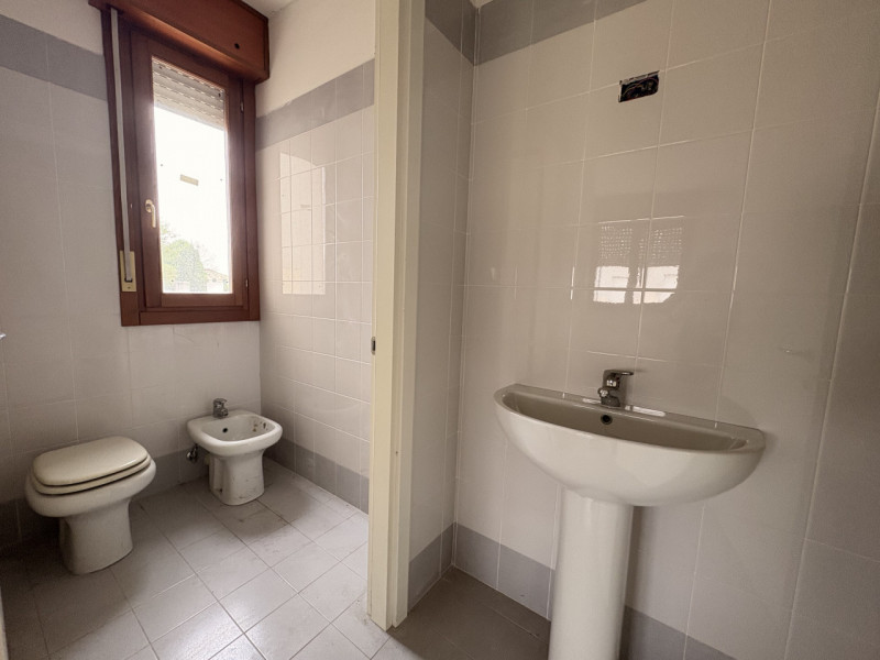 Ufficio di circa 70 mq di Recente costruzione, In centro a Borgoricco situato al secondo ed ultim...