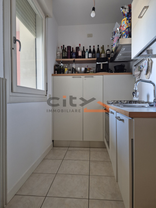 In zona San Fortunato, all’interno di un contesto tranquillo e ben servito, proponiamo in vendita...