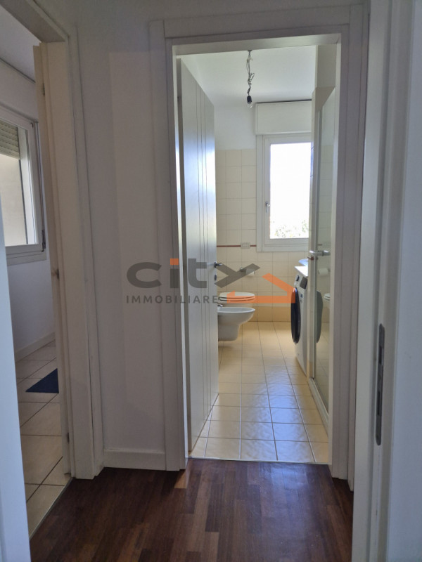 In zona San Fortunato, all’interno di un contesto tranquillo e ben servito, proponiamo in vendita...