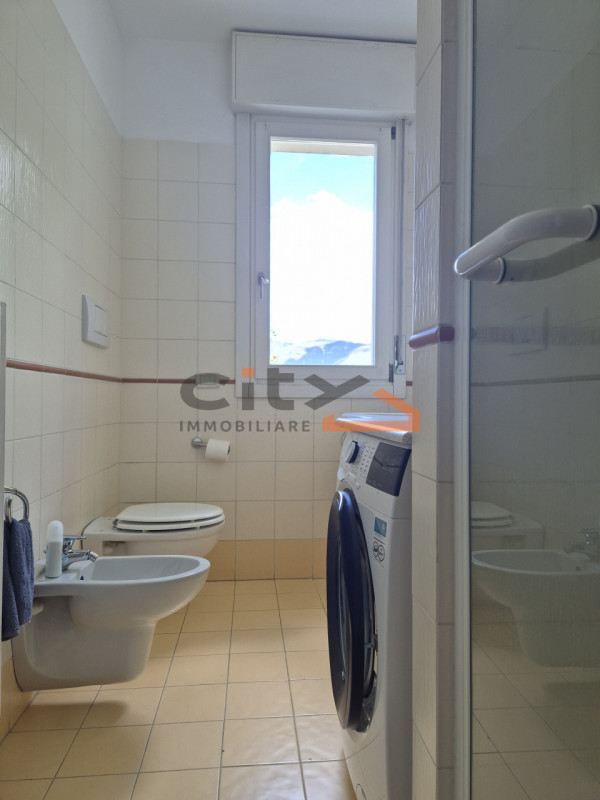 In zona San Fortunato, all’interno di un contesto tranquillo e ben servito, proponiamo in vendita...