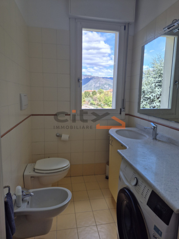 In zona San Fortunato, all’interno di un contesto tranquillo e ben servito, proponiamo in vendita...