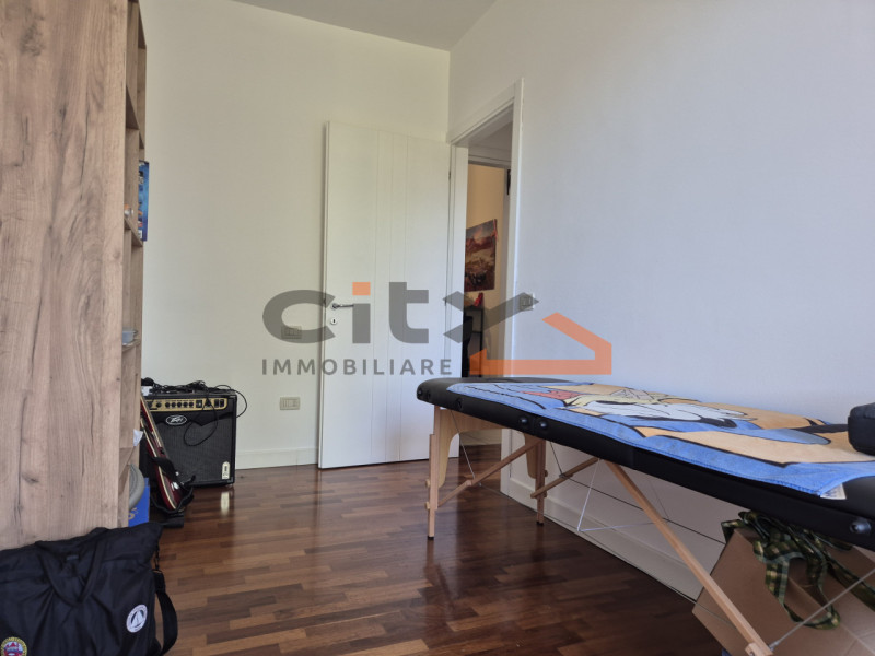 In zona San Fortunato, all’interno di un contesto tranquillo e ben servito, proponiamo in vendita...