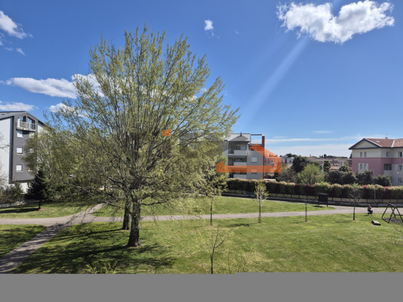 In zona San Fortunato, all’interno di un contesto tranquillo e ben servito, proponiamo in vendita...