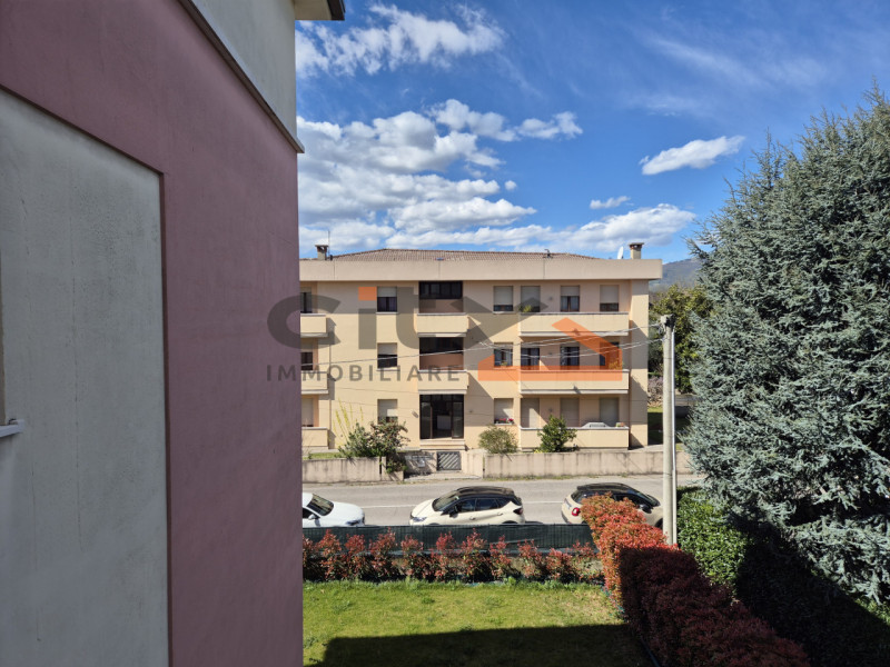 In zona San Fortunato, all’interno di un contesto tranquillo e ben servito, proponiamo in vendita...