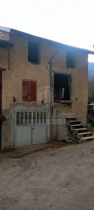 L'AGENZIA CORNOLO' MIRKO PROPONE IN VENDITA NEL COMUNE DI LAGHI UNA CASA TERRACIELO DI TESTA IN C...