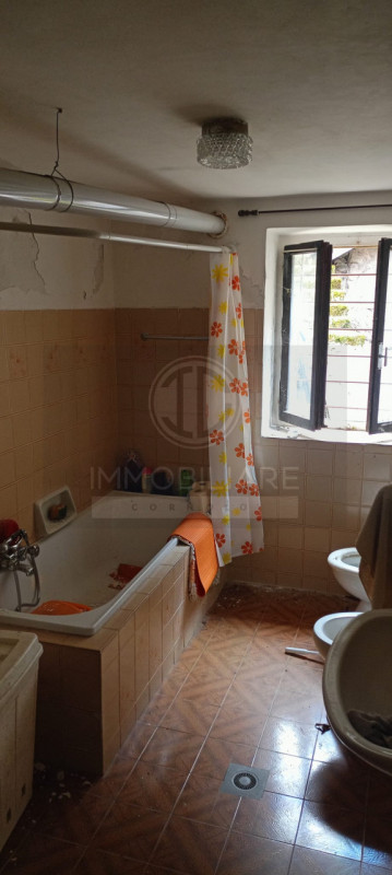 L'AGENZIA CORNOLO' MIRKO PROPONE IN VENDITA NEL COMUNE DI LAGHI UNA CASA TERRACIELO DI TESTA IN C...