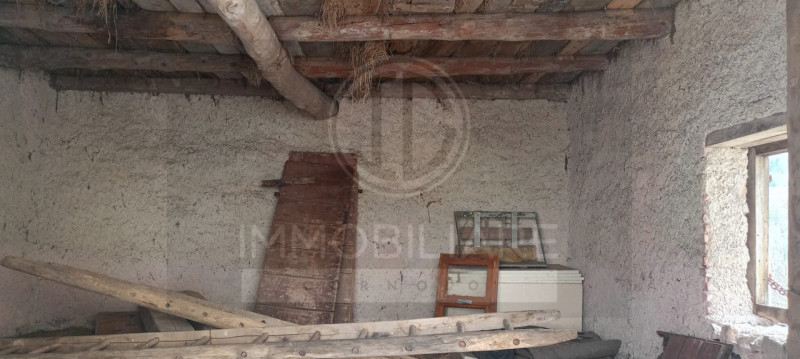 L'AGENZIA CORNOLO' MIRKO PROPONE IN VENDITA NEL COMUNE DI LAGHI UNA CASA TERRACIELO DI TESTA IN C...