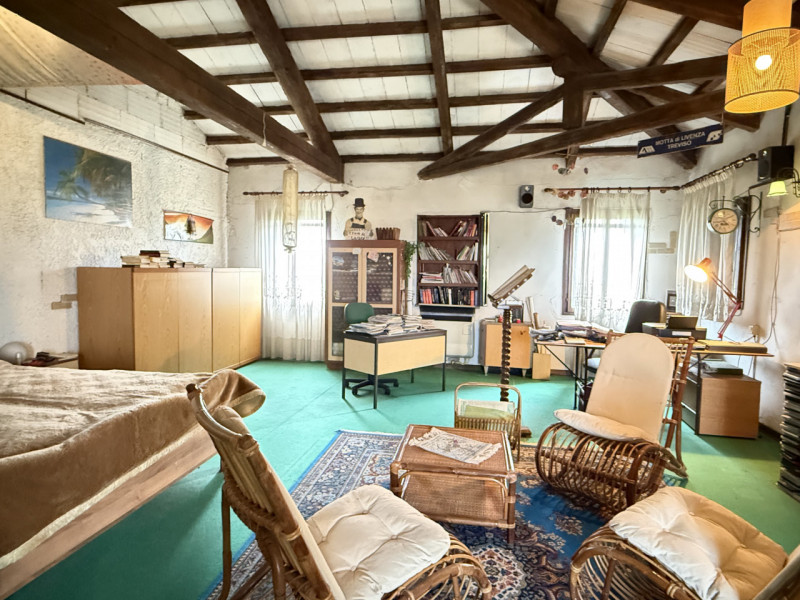 Chiarano - (Treviso)
In località Fossalta Maggiore a solo 4 km dal centro di Chiarano e immersa n...