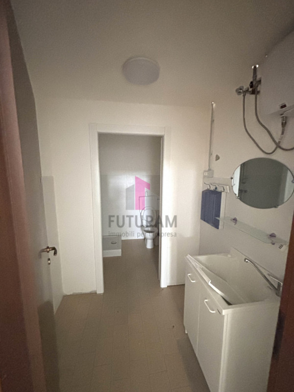 rif.701MIC - Per info 3473209826 - Proponiamo in locazione a Limena, in posizione strategica a po...