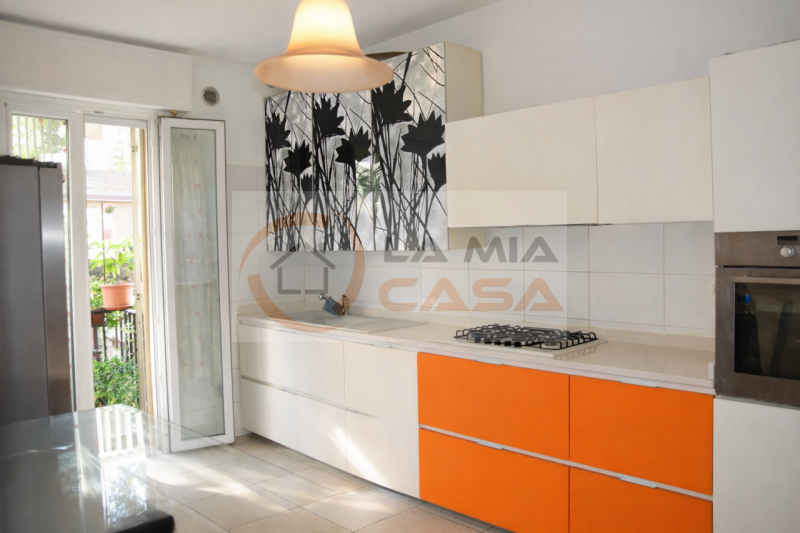 Nel cuore della vivace zona Arcella di Padova, proponiamo in vendita un luminoso e spazioso appar...