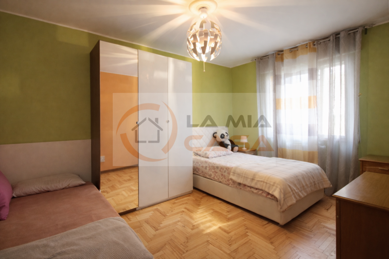 Nel cuore della vivace zona Arcella di Padova, proponiamo in vendita un luminoso e spazioso appar...