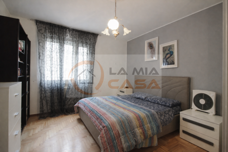 Nel cuore della vivace zona Arcella di Padova, proponiamo in vendita un luminoso e spazioso appar...