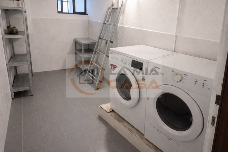 Nel cuore della vivace zona Arcella di Padova, proponiamo in vendita un luminoso e spazioso appar...