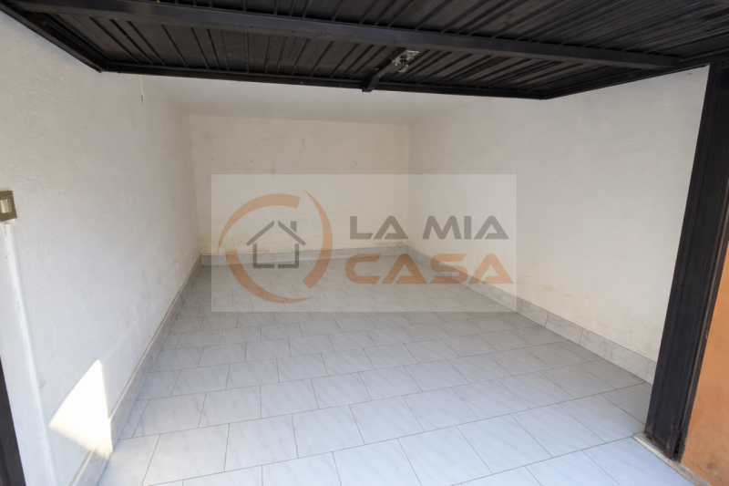 Nel cuore della vivace zona Arcella di Padova, proponiamo in vendita un luminoso e spazioso appar...