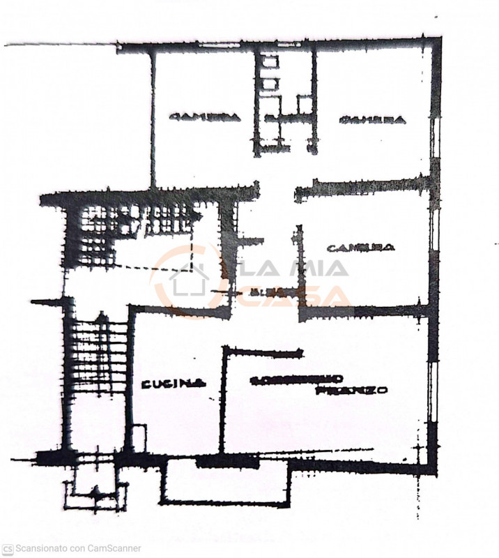 Nel cuore della vivace zona Arcella di Padova, proponiamo in vendita un luminoso e spazioso appar...