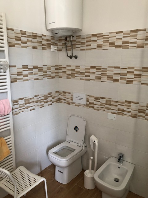 VIA SAN PROSDOCIMO
Classe F, Epgl,nren 187,42 KWh/mq anno
AFFITTASI SOLO A STUDENTE ISCRITTO REGO...