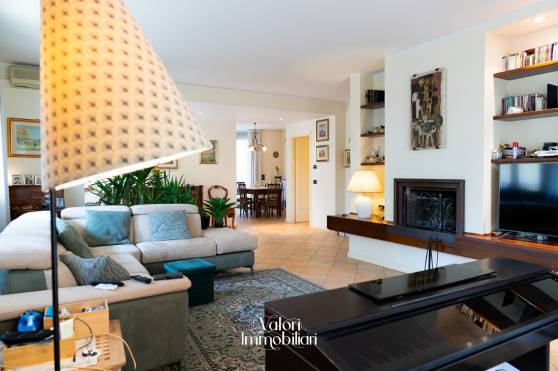 Nel cuore di Albignasego, in una posizione tranquilla e residenziale, proponiamo un'esclusiva cas...