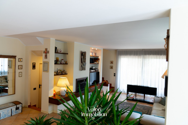 Nel cuore di Albignasego, in una posizione tranquilla e residenziale, proponiamo un'esclusiva cas...