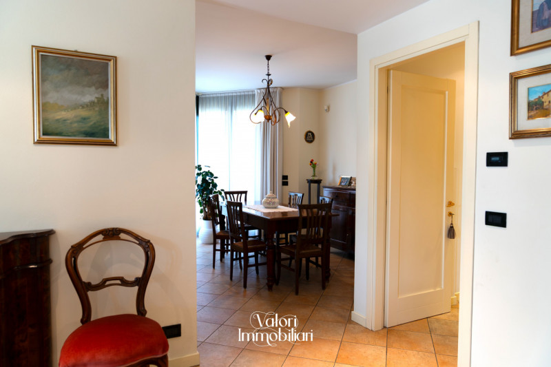 Nel cuore di Albignasego, in una posizione tranquilla e residenziale, proponiamo un'esclusiva cas...