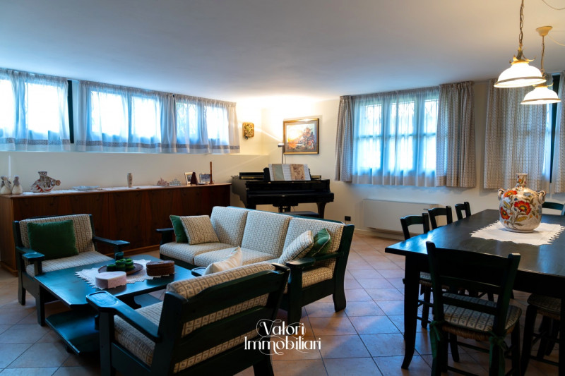 Nel cuore di Albignasego, in una posizione tranquilla e residenziale, proponiamo un'esclusiva cas...