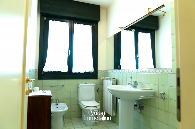 Nel cuore di Albignasego, in una posizione tranquilla e residenziale, proponiamo un'esclusiva cas...