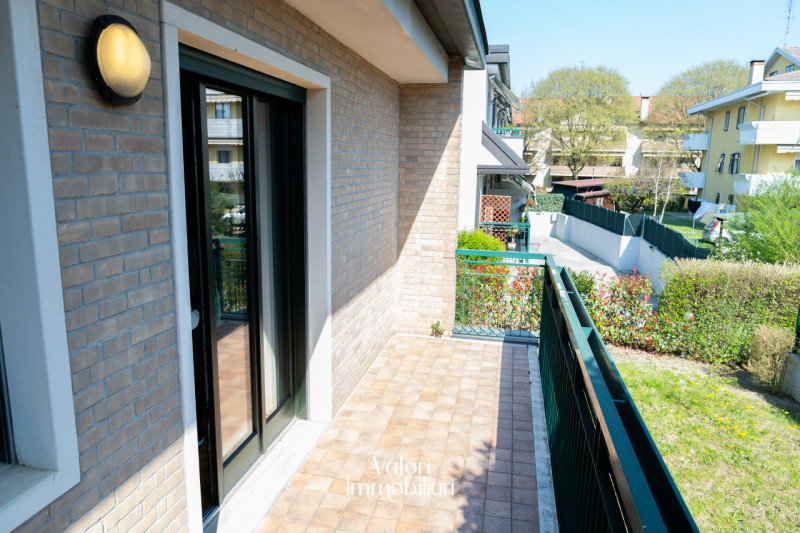 Nel cuore di Albignasego, in una posizione tranquilla e residenziale, proponiamo un'esclusiva cas...