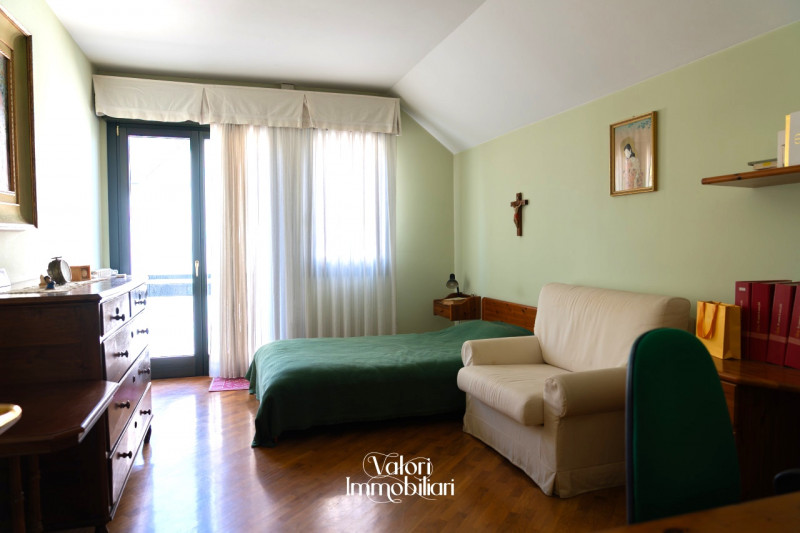 Nel cuore di Albignasego, in una posizione tranquilla e residenziale, proponiamo un'esclusiva cas...