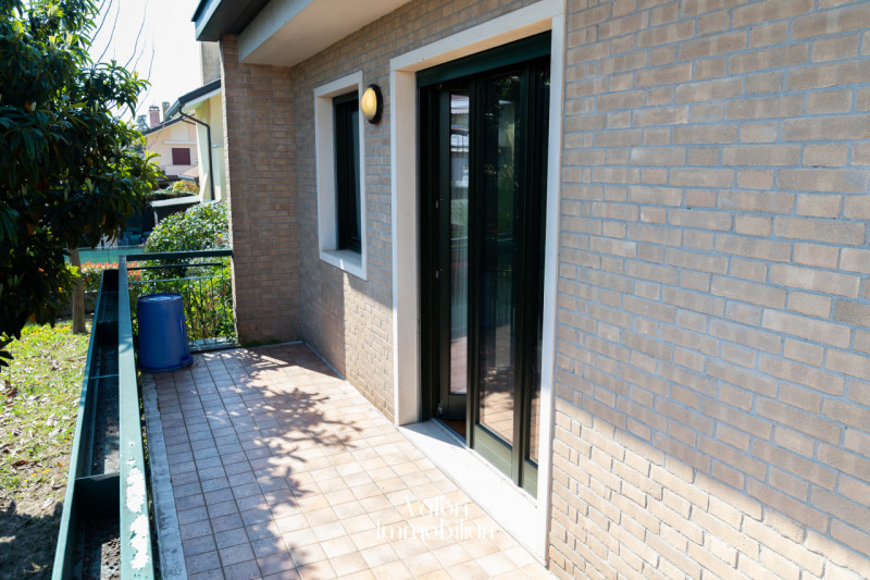 Nel cuore di Albignasego, in una posizione tranquilla e residenziale, proponiamo un'esclusiva cas...