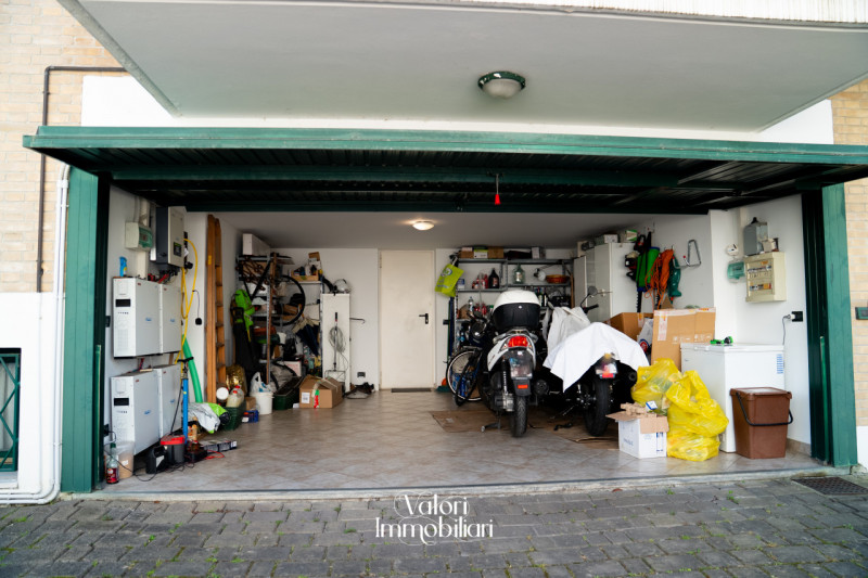 Nel cuore di Albignasego, in una posizione tranquilla e residenziale, proponiamo un'esclusiva cas...