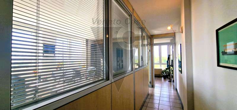 In una posizione strategica nel Comune di Cadoneghe, proponiamo la vendita di un ufficio di 61 mq...