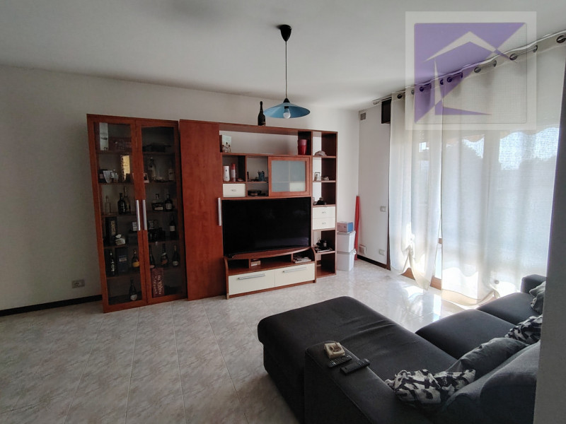 Scopri il tuo appartamento nel cuore di Massanzago! Situato in una piccola palazzina di sole 10 u...