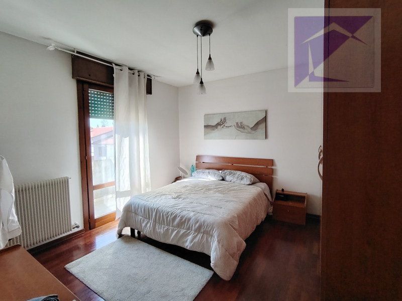 Scopri il tuo appartamento nel cuore di Massanzago! Situato in una piccola palazzina di sole 10 u...