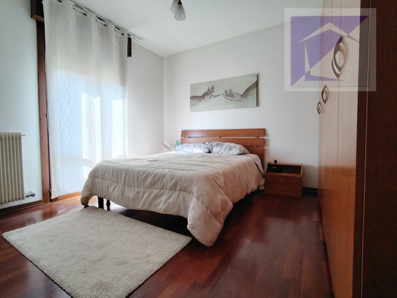 Scopri il tuo appartamento nel cuore di Massanzago! Situato in una piccola palazzina di sole 10 u...