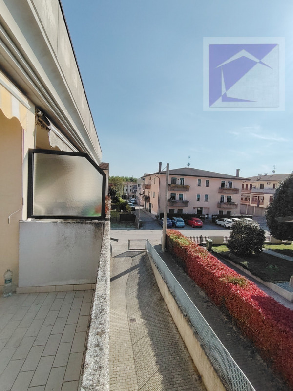 Scopri il tuo appartamento nel cuore di Massanzago! Situato in una piccola palazzina di sole 10 u...