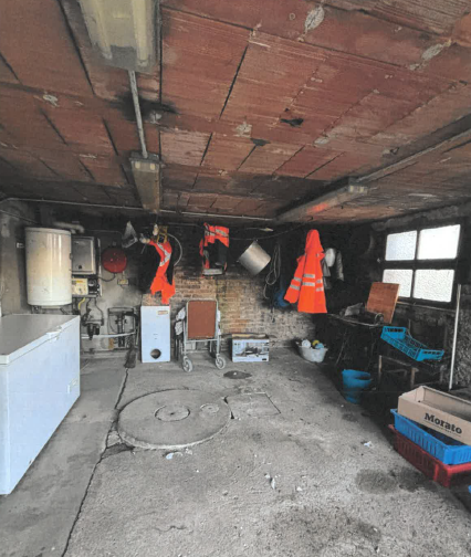 Rif. A.A.362-241

Vendita all'asta - porzione di bifamiliare su 2 livelli in data 20 maggio 2026
...