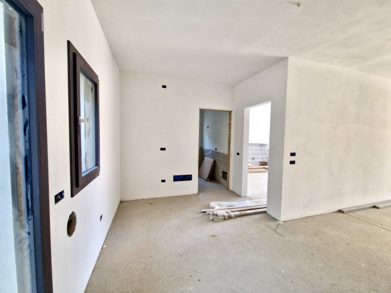 (Per INFO Monica 3482688677) Proponiamo splendida porzione di bifamiliare moderna situata nella t...