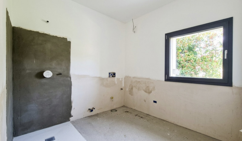(Per INFO Monica 3482688677) Proponiamo splendida porzione di bifamiliare moderna situata nella t...